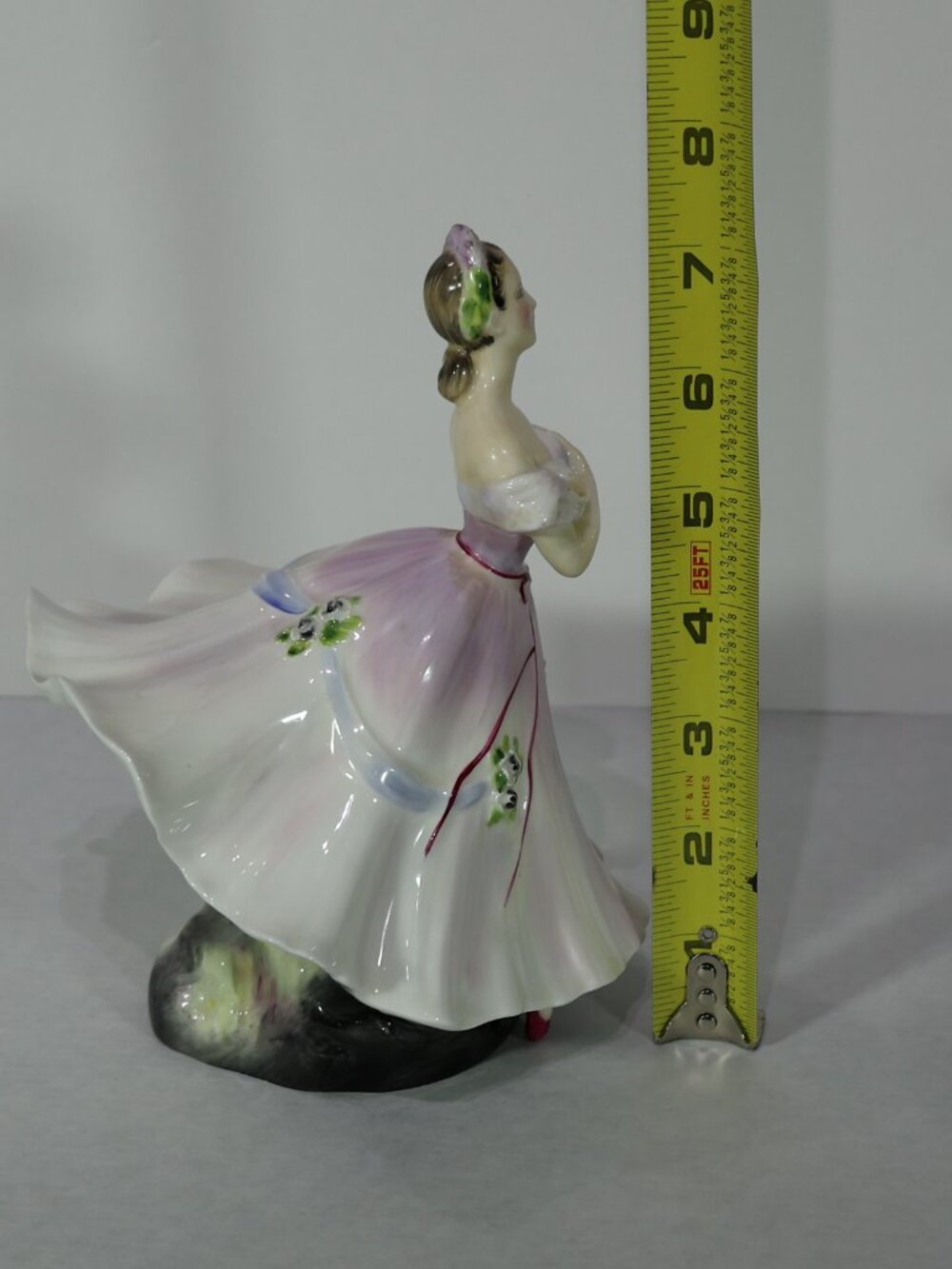 VINTAGE Royal Doulton "The Ballerina" Collectible Figurine Made In England - Picture 3 of 7
